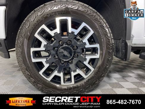 Used 2026 Chevrolet Silverado 2500 High Country w/ High Country Premium Package AWD/4WD image 9