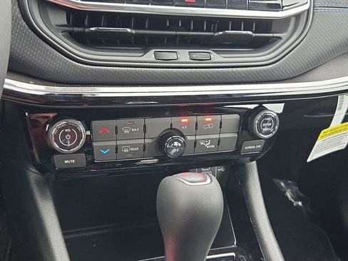 New 2026 Jeep Compass Latitude AWD/4WD image 37