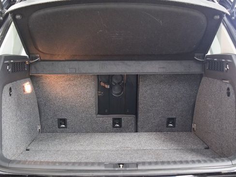 Used 2017 Volkswagen Tiguan Limited w/ Premium Package image 22