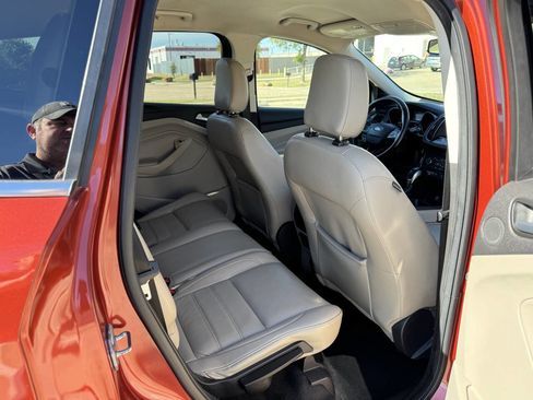 Used 2019 Ford Escape Titanium image 15