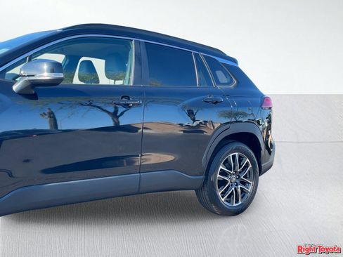 Certified 2026 Toyota Corolla Cross XLE FWD image 10