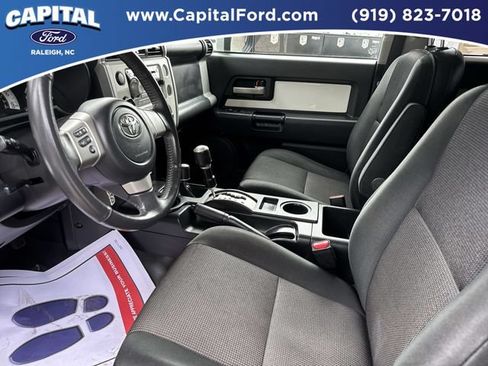 Used 2010 Toyota FJ Cruiser 4WD image 18
