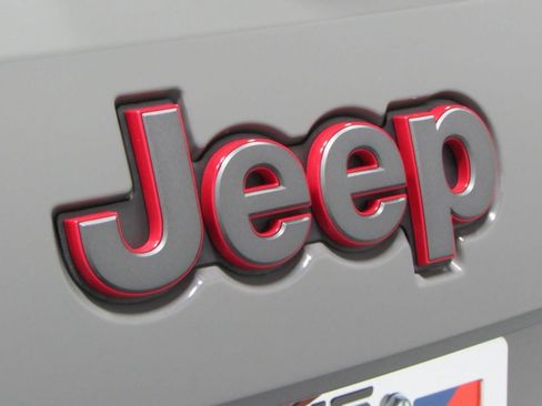 Used 2021 Jeep Grand Cherokee Trailhawk w/ Trailhawk Luxury Group AWD/4WD image 37