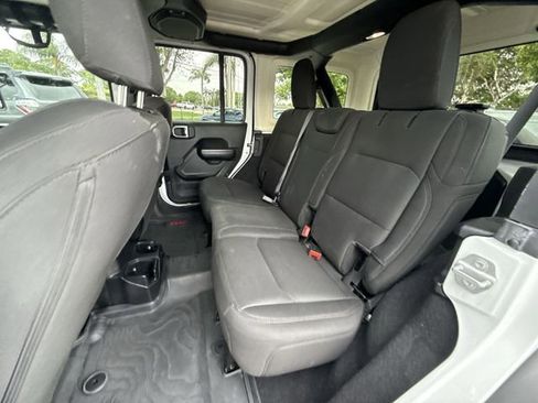 Used 2018 Jeep Wrangler Unlimited Sport S AWD/4WD image 22