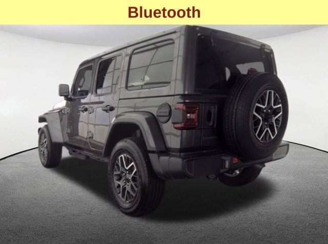 Used 2026 Jeep Wrangler Unlimited Sahara AWD/4WD image 10