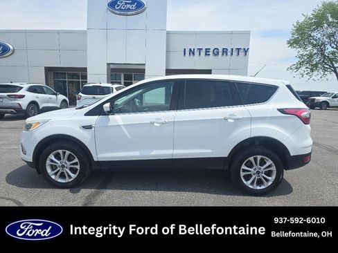 Used 2017 Ford Escape SE AWD/4WD image 1