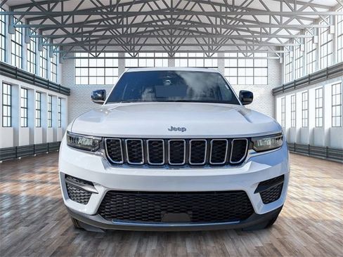 New 2025 Jeep Grand Cherokee Laredo X image 9