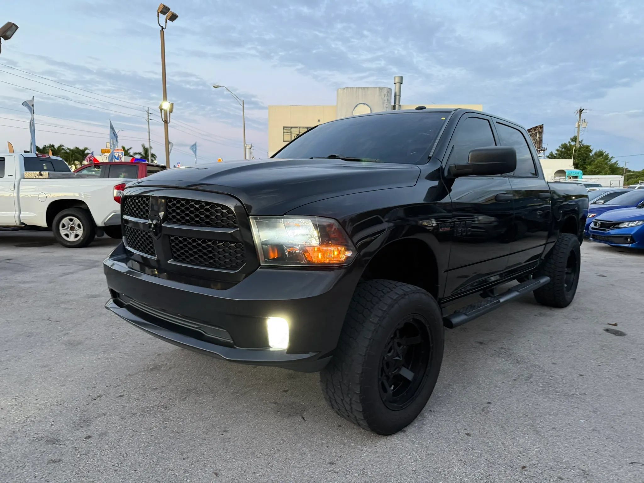 Used 2016 RAM 1500 Express w/ Black Ram 1500 Express Group RWD image 9