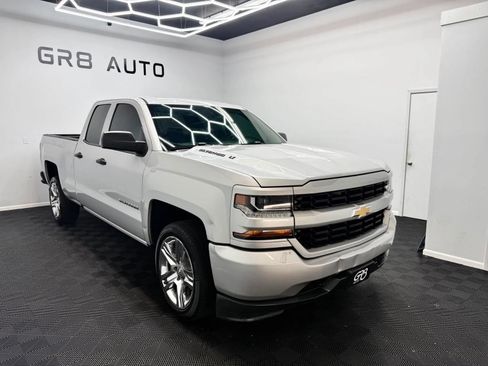 Used 2017 Chevrolet Silverado 1500 Custom w/ Custom Convenience Package RWD image 1