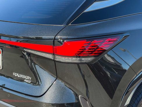 Used 2025 Lexus RX 350h w/ Convenience Package AWD/4WD image 8