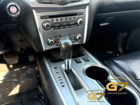 Used 2018 Nissan Pathfinder SL w/ Midnight Edition Package FWD image 20