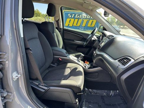 Used 2020 Dodge Journey SE w/ SE Popular Equipment Group FWD image 19