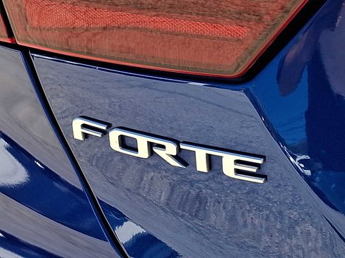 Used 2023 Kia Forte LXS FWD image 28