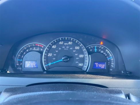 Used 2014 Toyota Camry LE image 16