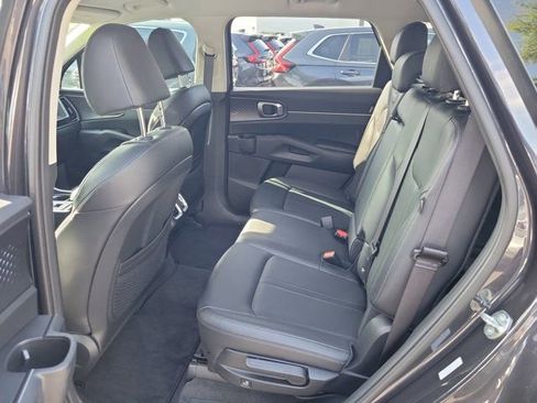 Used 2025 Kia Sorento S FWD image 12