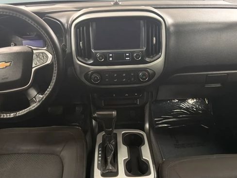 Used 2020 Chevrolet Colorado LT w/ LT Convenience Package AWD/4WD image 15