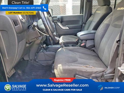 Used 2014 Jeep Wrangler Unlimited Sahara w/ Connectivity Group AWD/4WD image 9