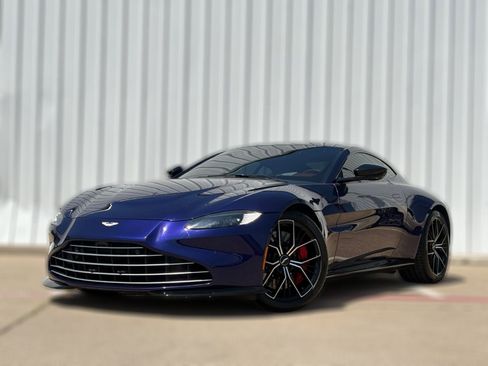 Used 2023 Aston Martin V8 Vantage Coupe RWD image 12