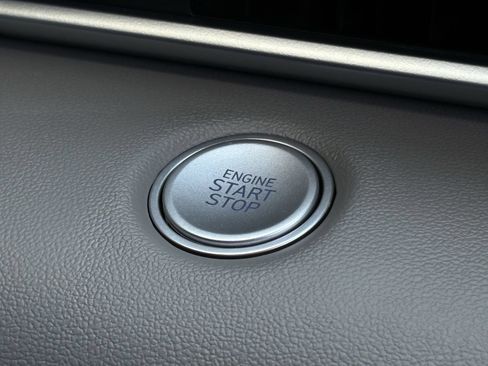 Certified 2025 Hyundai Elantra Sport FWD image 21