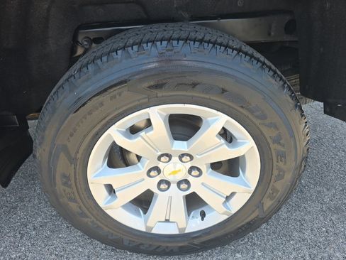Used 2020 Chevrolet Colorado LT RWD image 7