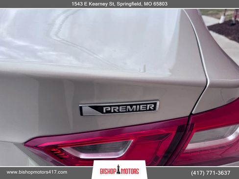 Used 2016 Chevrolet Malibu Premier w/ Driver Confidence Package image 5