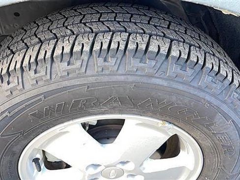 Used 2011 Ford Escape XLT image 12