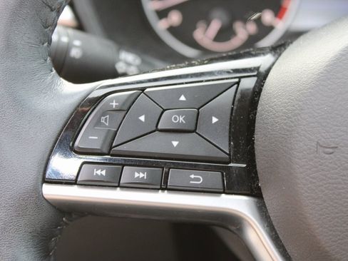 Used 2019 Nissan Altima 2.5 SV image 13