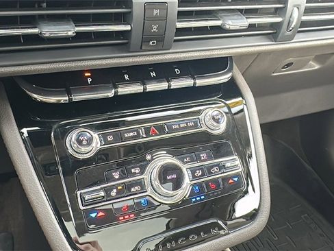 Used 2021 Lincoln Corsair Standard w/ Premium Package image 22