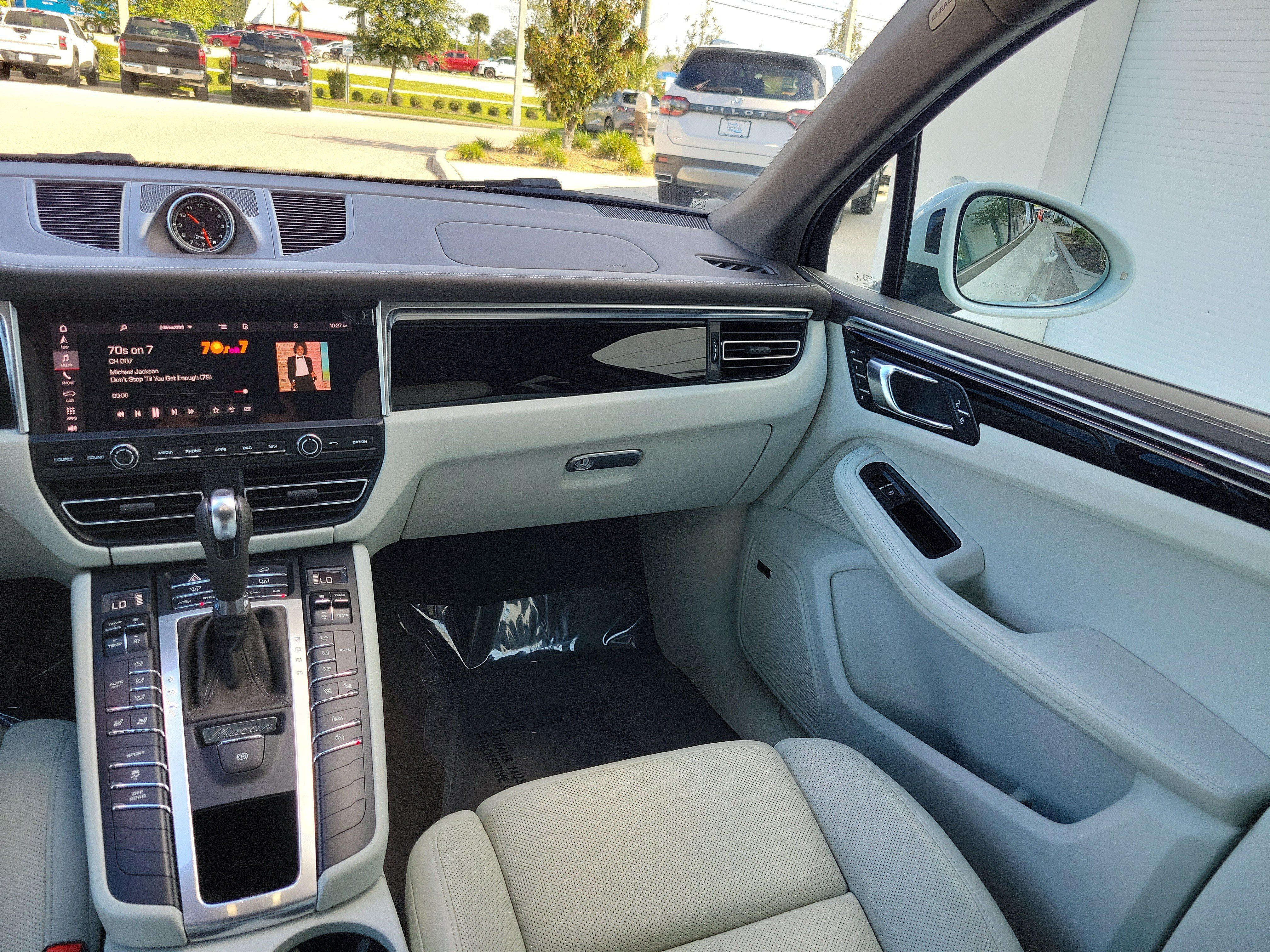 Used 2021 Porsche Macan AWD/4WD image 21