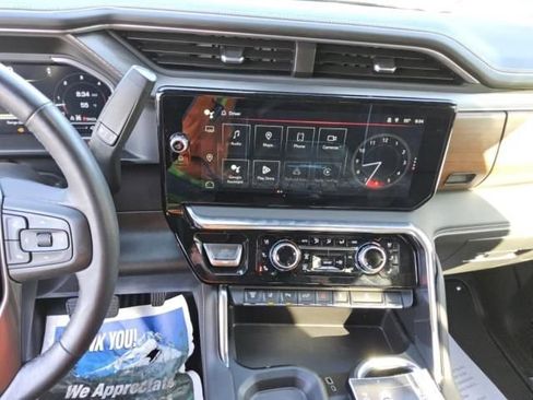 Used 2024 GMC Sierra 3500 Denali Ultimate AWD/4WD image 4