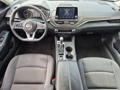 Used 2025 Nissan Altima 2.5 SV AWD/4WD image 26