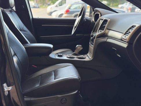 Used 2017 Jeep Grand Cherokee Limited w/ Luxury Group II AWD/4WD image 21
