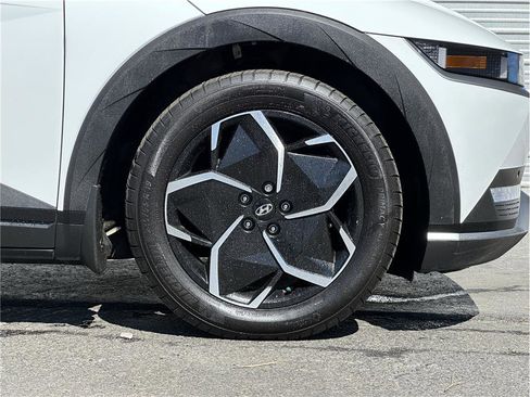 Used 2024 Hyundai Ioniq 5 SEL image 26