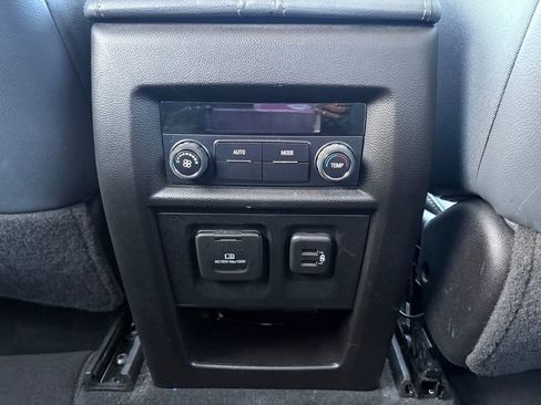Used 2019 Chevrolet Traverse LT w/ LT Premium Package FWD image 17