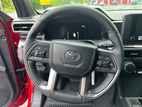 New 2026 Toyota 4Runner SR5 AWD/4WD image 14