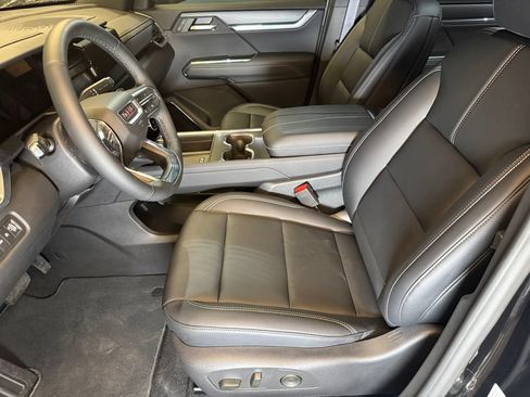 Used 2026 GMC Acadia Elevation w/ Elevation Premium Package AWD/4WD image 19