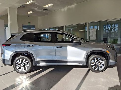 New 2026 Volkswagen Tiguan S image 9