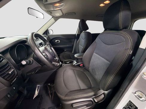 Used 2015 Kia Soul + FWD image 20