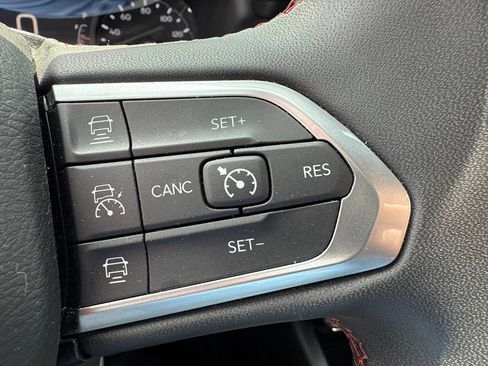 Used 2025 Jeep Compass Trailhawk AWD/4WD image 20