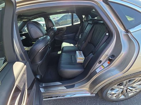 Used 2018 Lexus LS 500 w/ Interior Upgrade Package RWD image 9