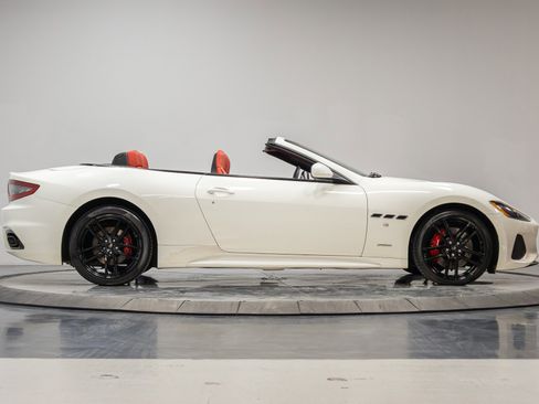 Used 2018 Maserati GranTurismo Sport image 13