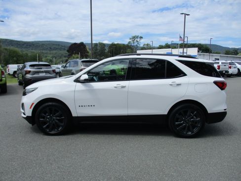 Certified 2022 Chevrolet Equinox RS w/ Infotainment Package AWD/4WD image 8
