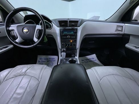 Used 2011 Chevrolet Traverse LTZ image 19