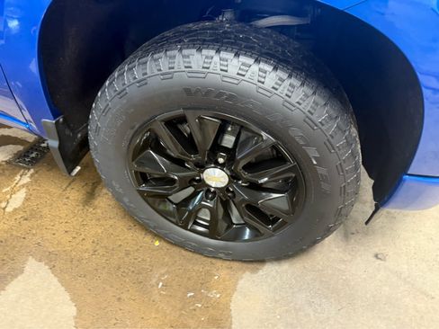 Used 2023 Chevrolet Silverado 1500 Custom AWD/4WD image 4