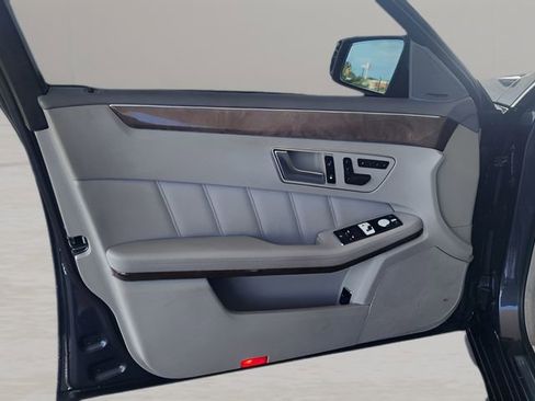 Used 2013 Mercedes-Benz E 350 Sedan image 15