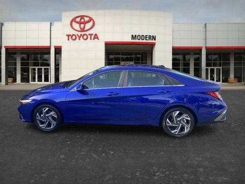 Used 2024 Hyundai Elantra Limited FWD image 7