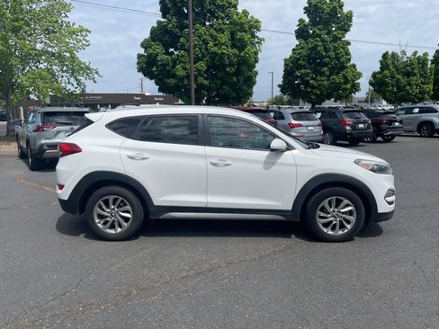 Used 2017 Hyundai Tucson SE AWD/4WD image 6