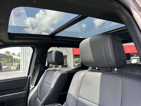 Used 2024 Toyota Tundra Platinum AWD/4WD image 15