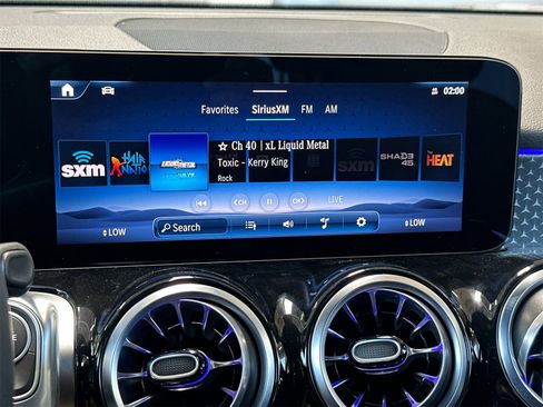 New 2025 Mercedes-Benz GLB 250 4MATIC image 19