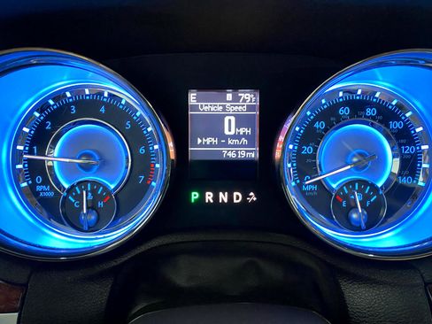 Used 2011 Chrysler 300 Limited w/ Luxury Group image 42